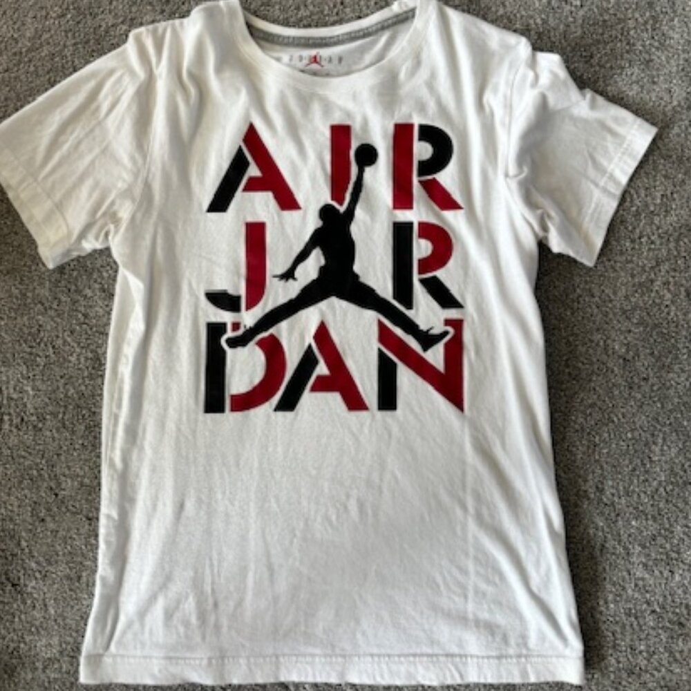 Boys Jordan T-Shirt Size XL